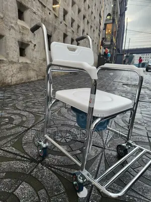 Photo - Commode Wheelchair奢侈poty Wheelchair麻煩commode Poty Wheelchair Toilet