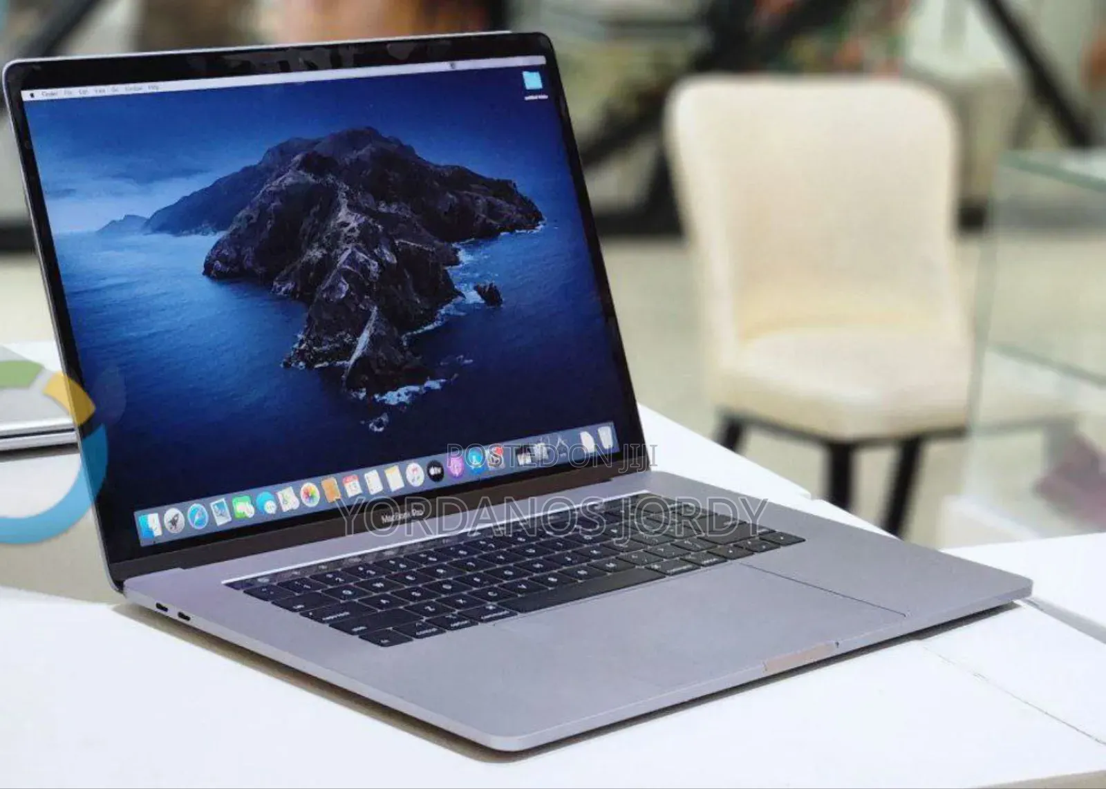 New Laptop Apple MacBook Pro 2019 16GB Intel Core I9 SSD 512GB