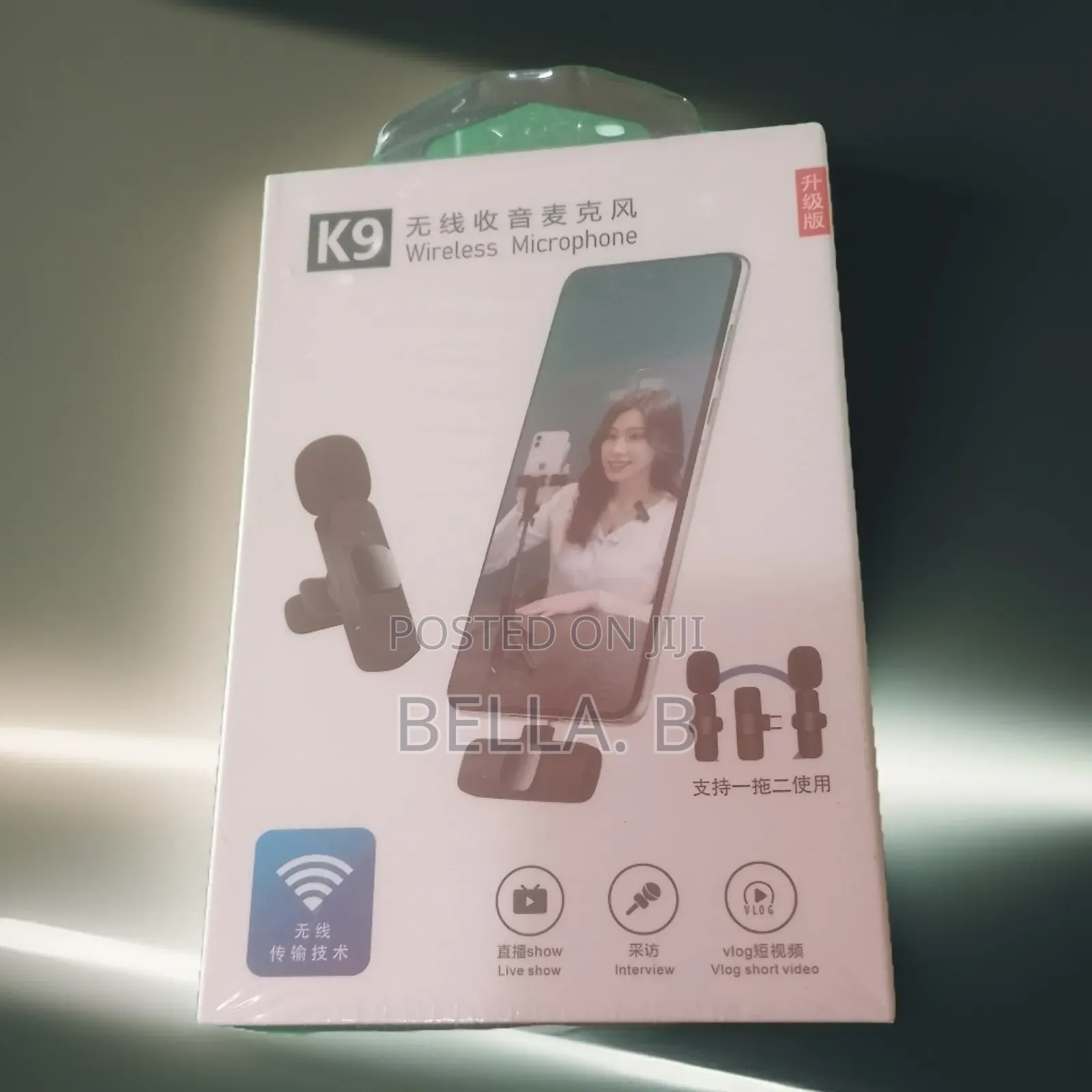  Wireless Microphone: Ideal for Outdoor Events.