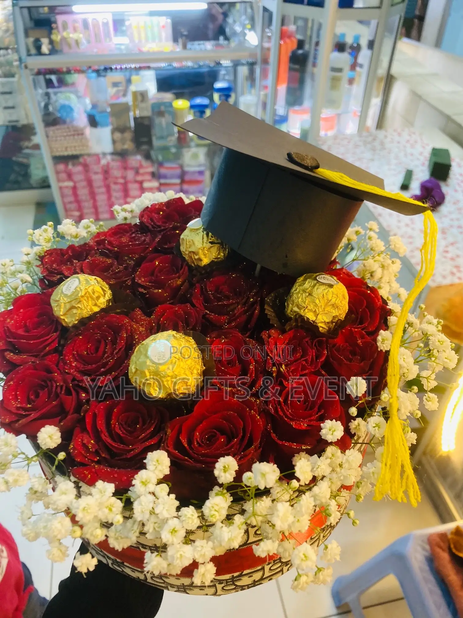 Graduation Table Flower and Chocolate
