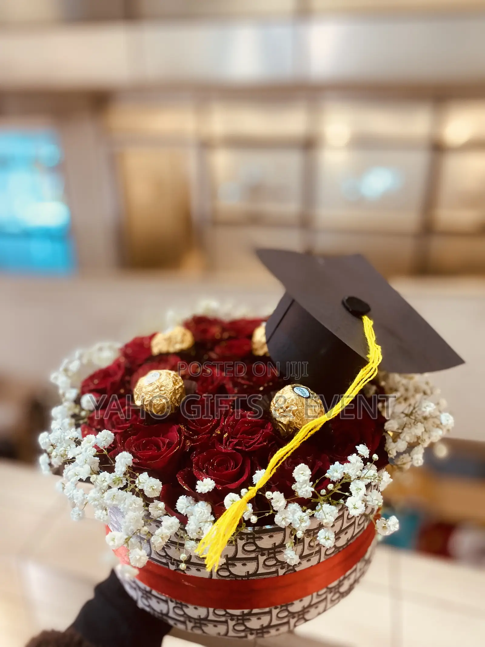 Graduation Table Flower and Chocolate