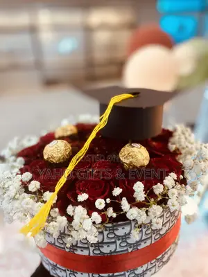 Graduation Table Flower and Chocolate