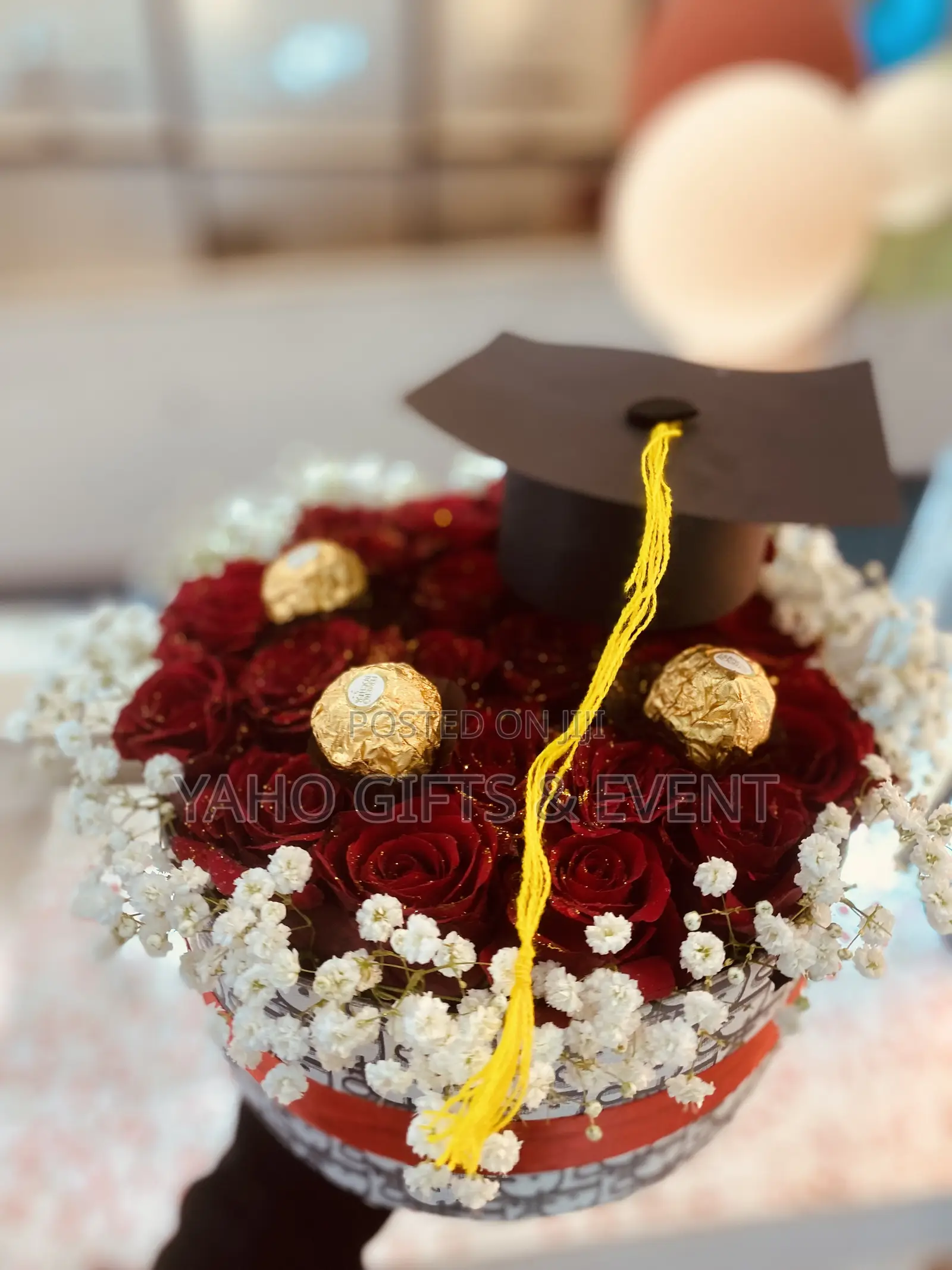 Graduation Table Flower and Chocolate