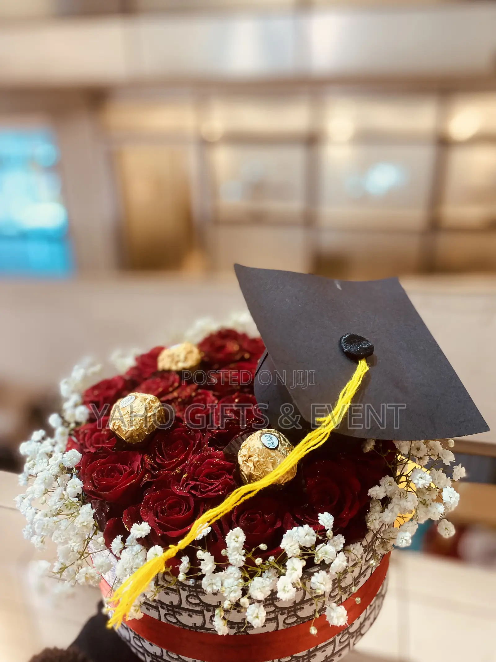 Graduation Table Flower and Chocolate