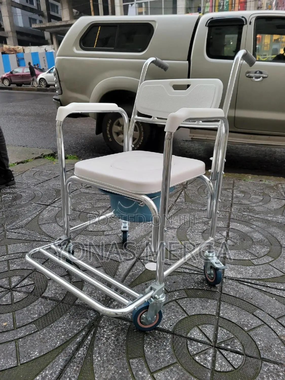 Commode Chair瓶፷complete Mobility: Our Bedside Commod~驕pot Chair甿年potty