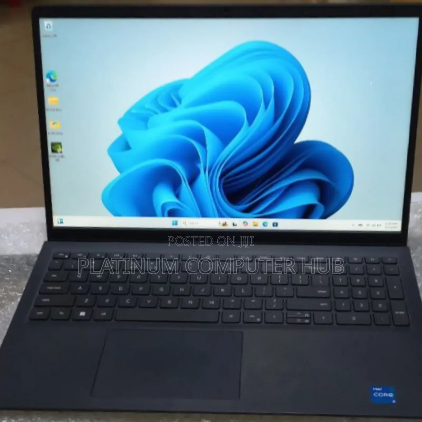 New Laptop Dell Vostro 3520 16GB Intel Core I5 SSD 1T