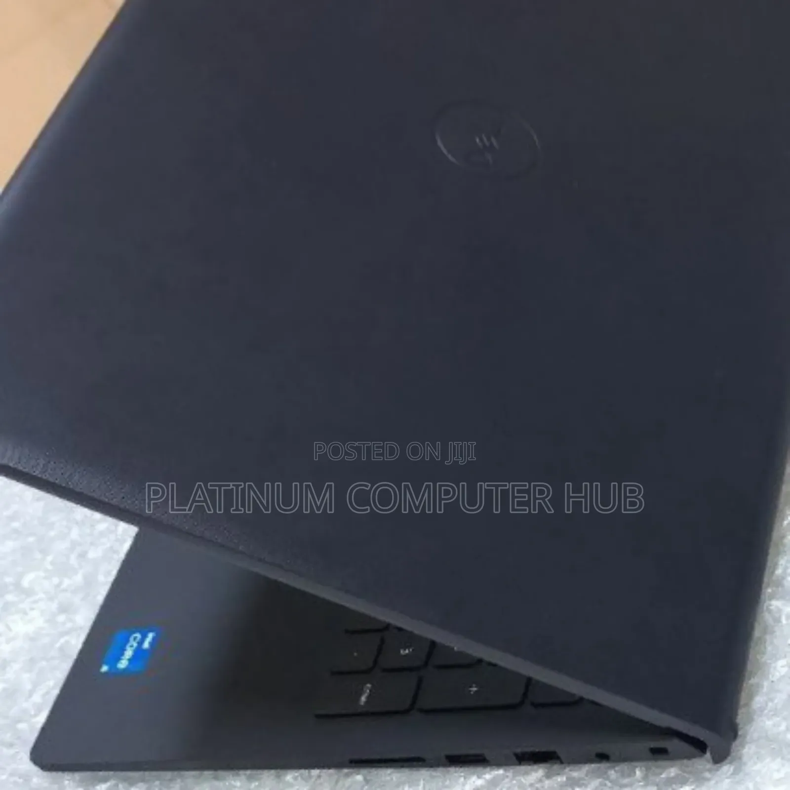 New Laptop Dell Vostro 3520 16GB Intel Core I5 SSD 1T