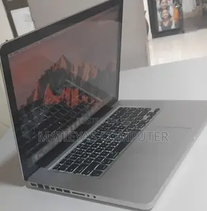Laptop Apple MacBook Pro 2011 4GB Intel Core I7 SSD 512GB