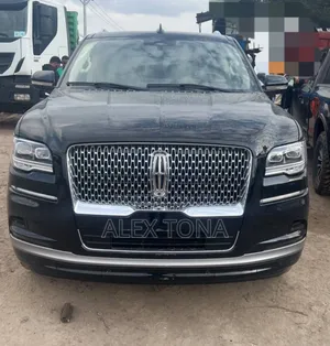 Photo - Lincoln Navigator 2023 Black