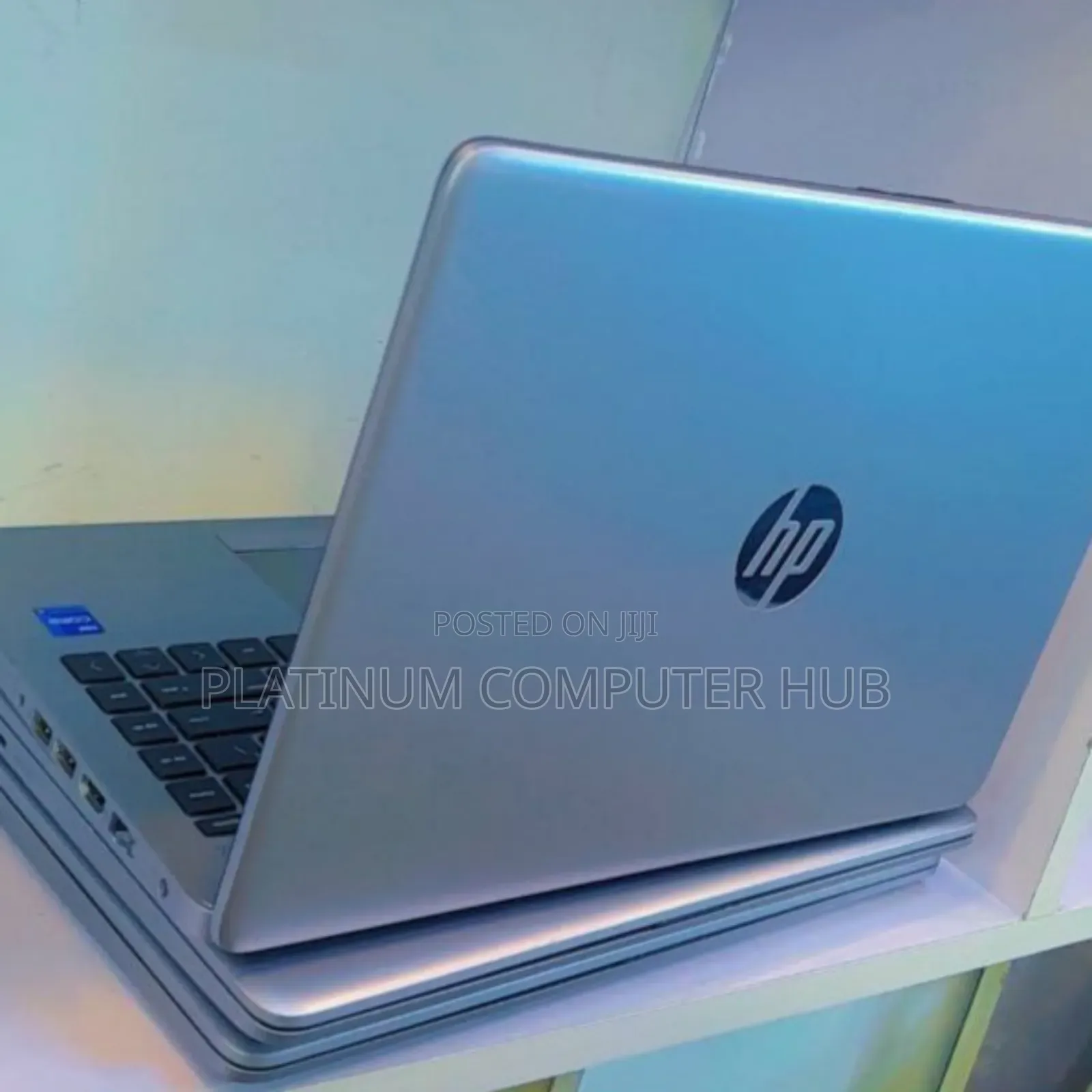 New Laptop HP 14-Dq1025cl 8GB Intel Core I7 SSD 256GB