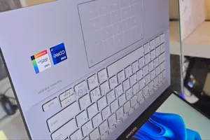 New Laptop Asus ZenBook 13 UX331UN 16GB Intel Core I7 SSD 512GB