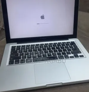Photo - New Laptop Apple MacBook Pro 2012 4GB Intel Core I5 HDD 500GB