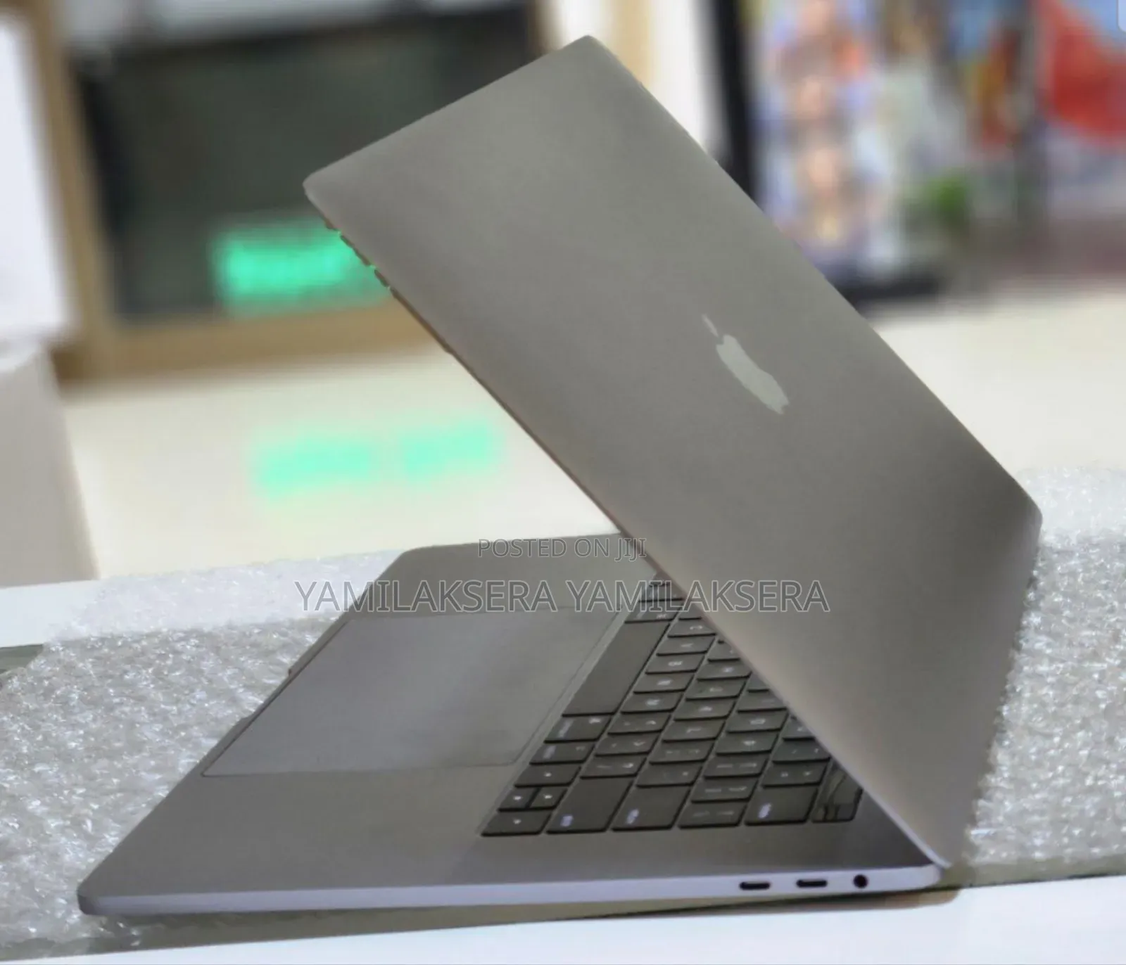 New Laptop Apple MacBook Pro 2017 16GB Intel Core I7 SSD 512GB