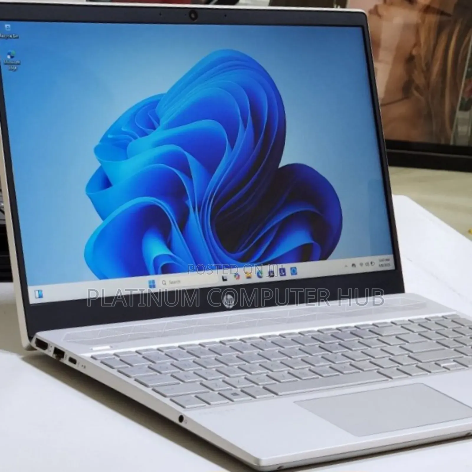 New Laptop HP Pavilion 15 8GB Intel Core I5 HDD+SSD 1.5T