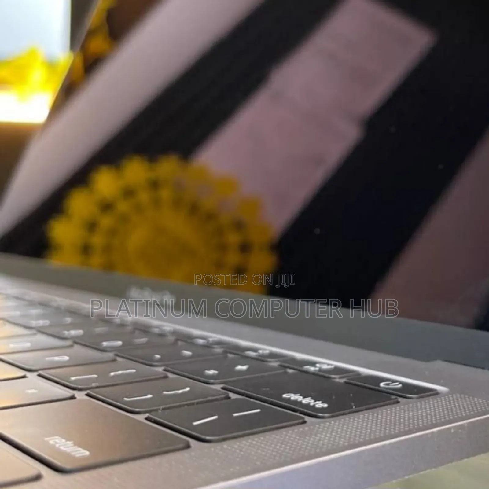 New Laptop Apple MacBook Pro 2017 8GB Intel Core I5 SSD 128GB