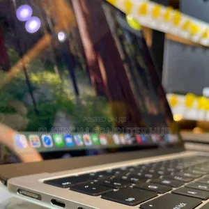 Photo - New Laptop Apple MacBook Air 2024 M3 13-Inch 16GB Apple M3 SSD 512GB