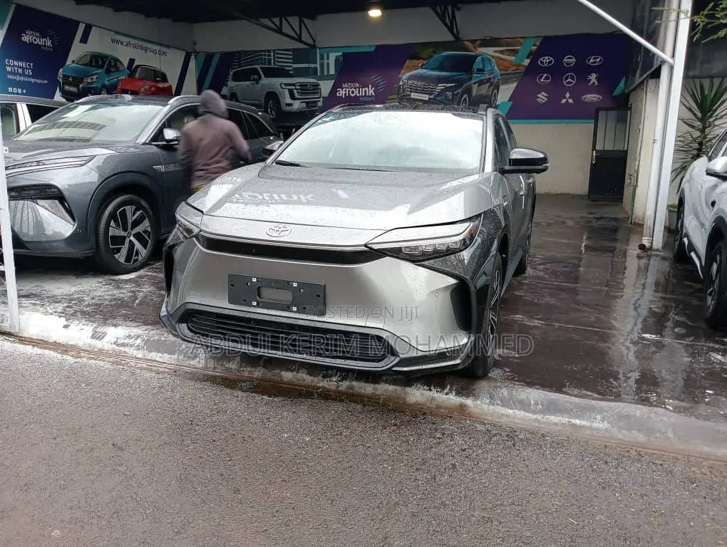 New Toyota bZ4X 2024 Gray