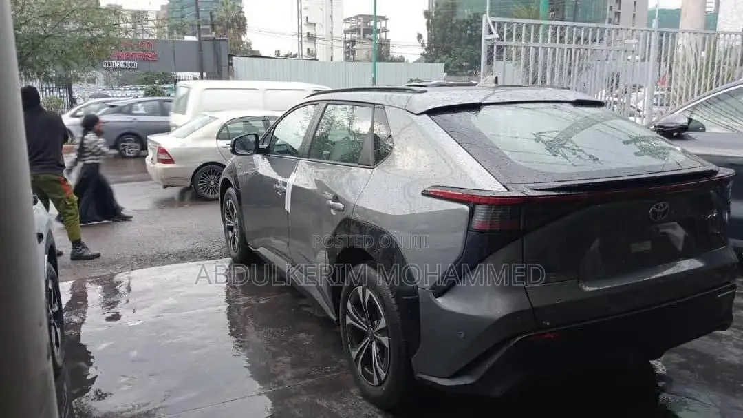 New Toyota bZ4X 2024 Gray