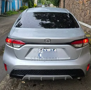 Toyota Corolla 2022 Silver