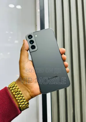 Photo - Samsung Galaxy S22+ 5G 128 GB Black