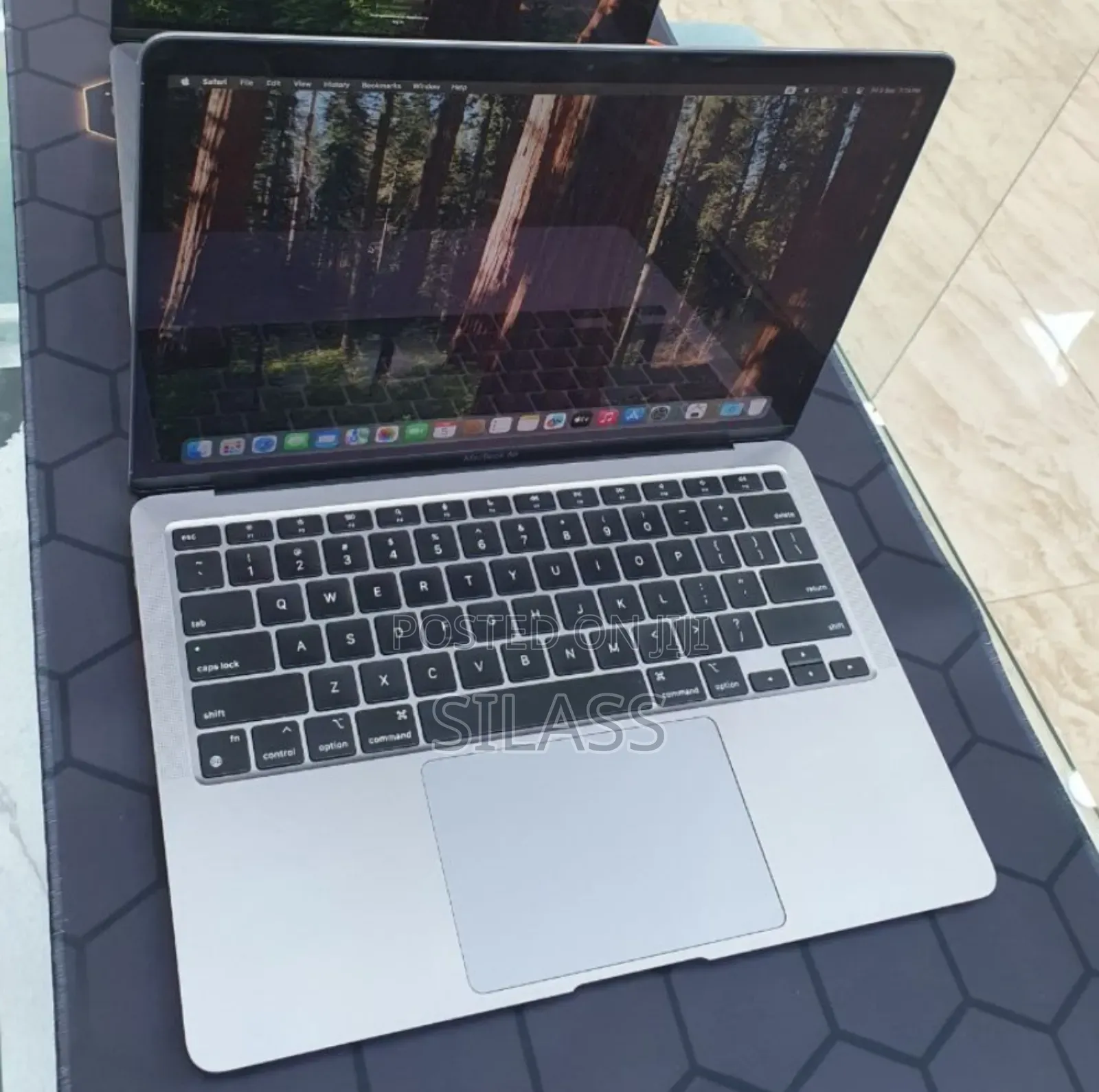 New Laptop Apple MacBook Air 2020 M1 16GB Apple M1 SSD 256GB