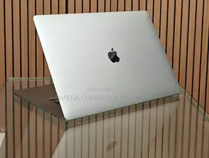 New Laptop Apple MacBook Pro 2019 16GB Intel Core i7 SSD 512GB