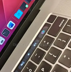 New Laptop Apple MacBook Pro 2019 16GB Intel Core i7 SSD 512GB
