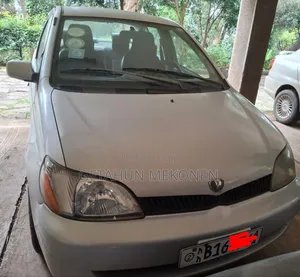 Photo - Toyota Platz 2005 Silver