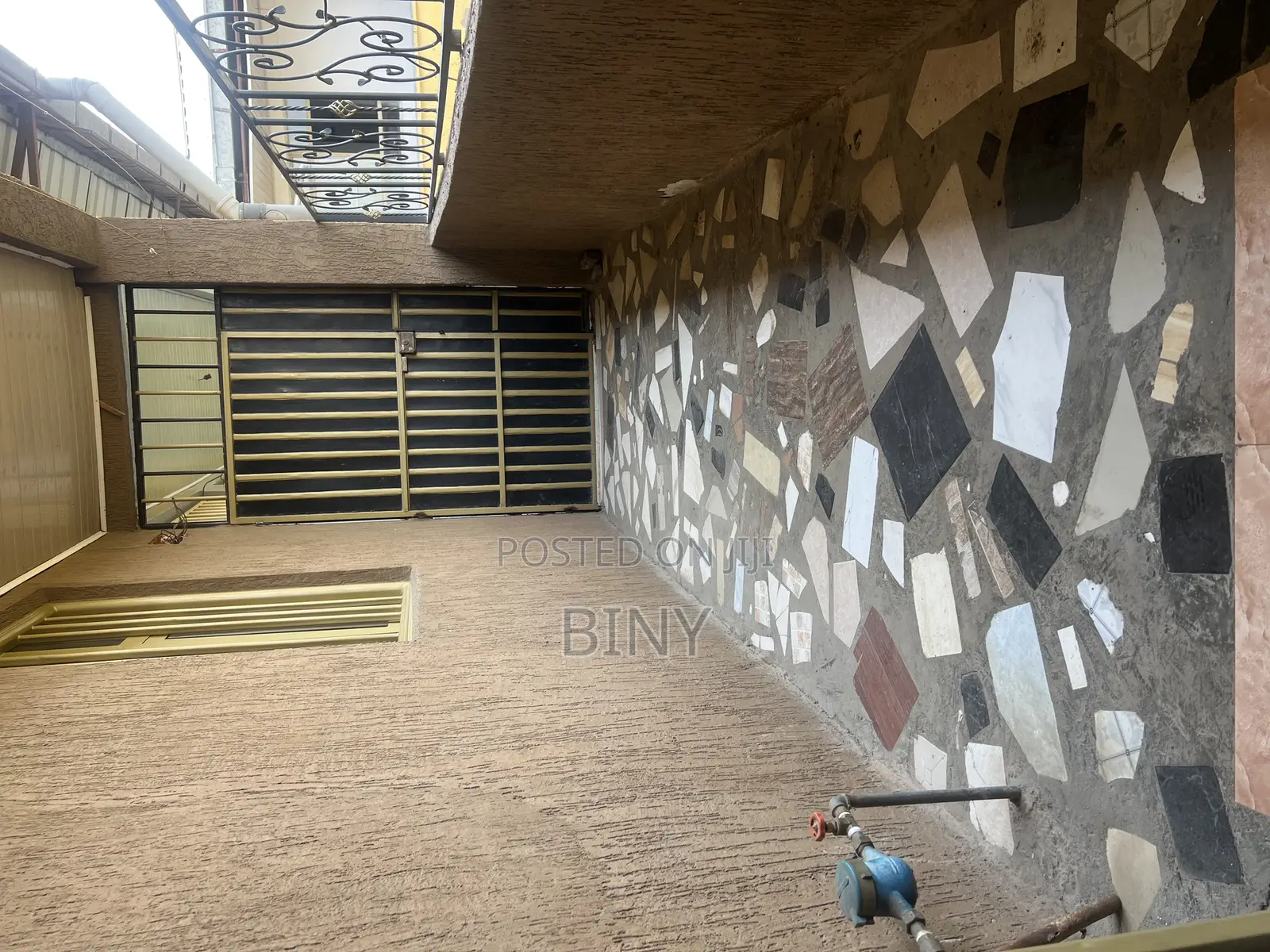 3bdrm Condo in 49 Mazoria, Bole for rent