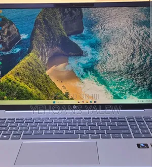 Photo - New Laptop HP Pavilion 17 16GB Intel Core I7 SSD 1T