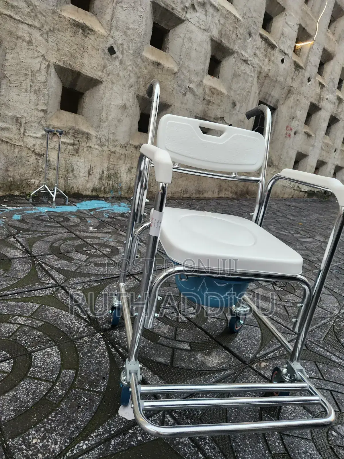 ባለ ጎማ እና ፖፖ Commode Wheelchair丘疹wheelchair动了wheelchair會上wheelchair