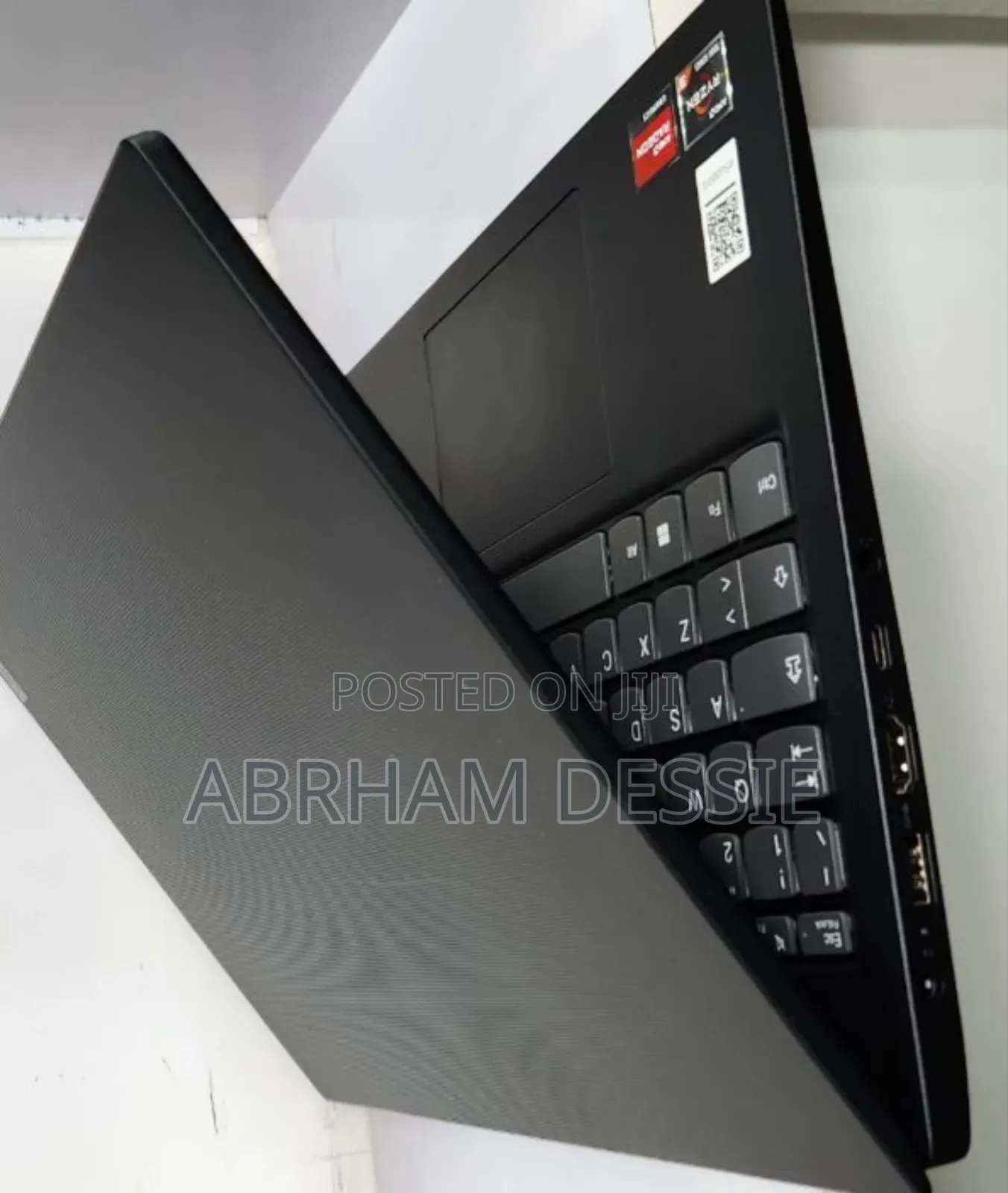 New Laptop Lenovo 8GB AMD Ryzen 3 SSD 256GB