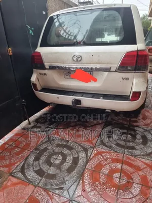 Toyota Land Cruiser 2005 White