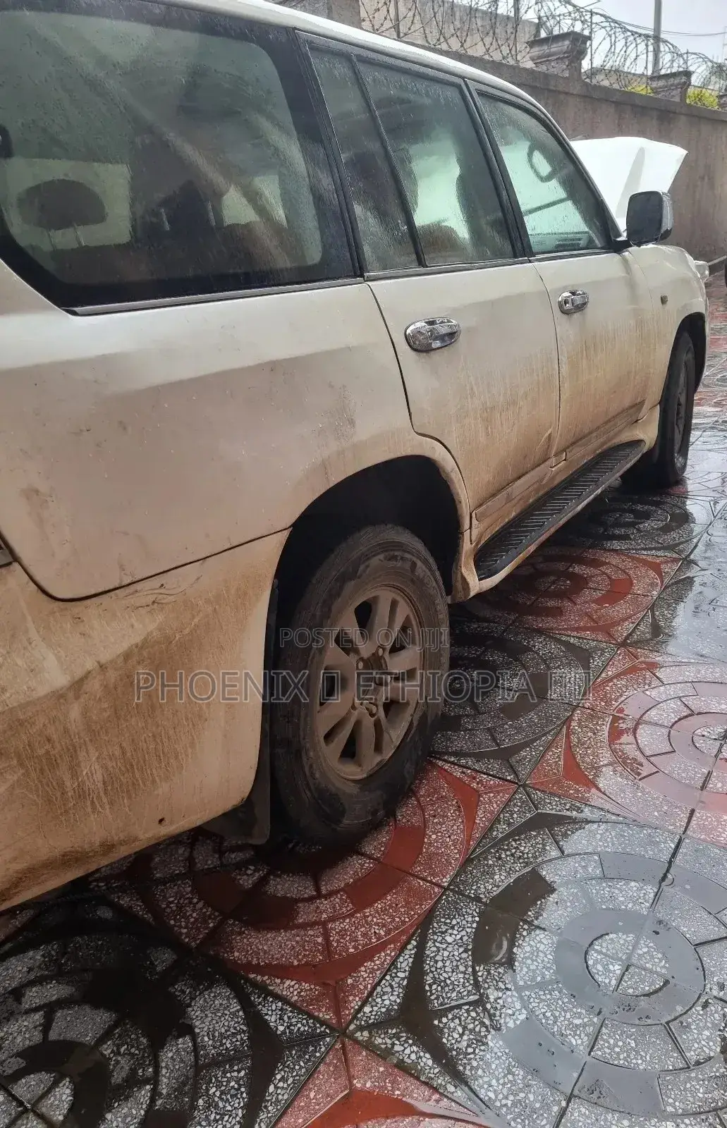 Toyota Land Cruiser 2005 White