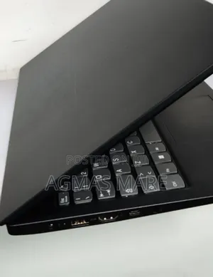 New Laptop Lenovo V15 8GB AMD Ryzen 3 SSD 256GB