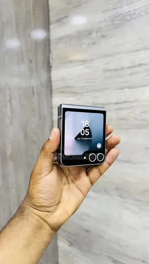 Photo - New Samsung Galaxy Z Flip6 256 GB