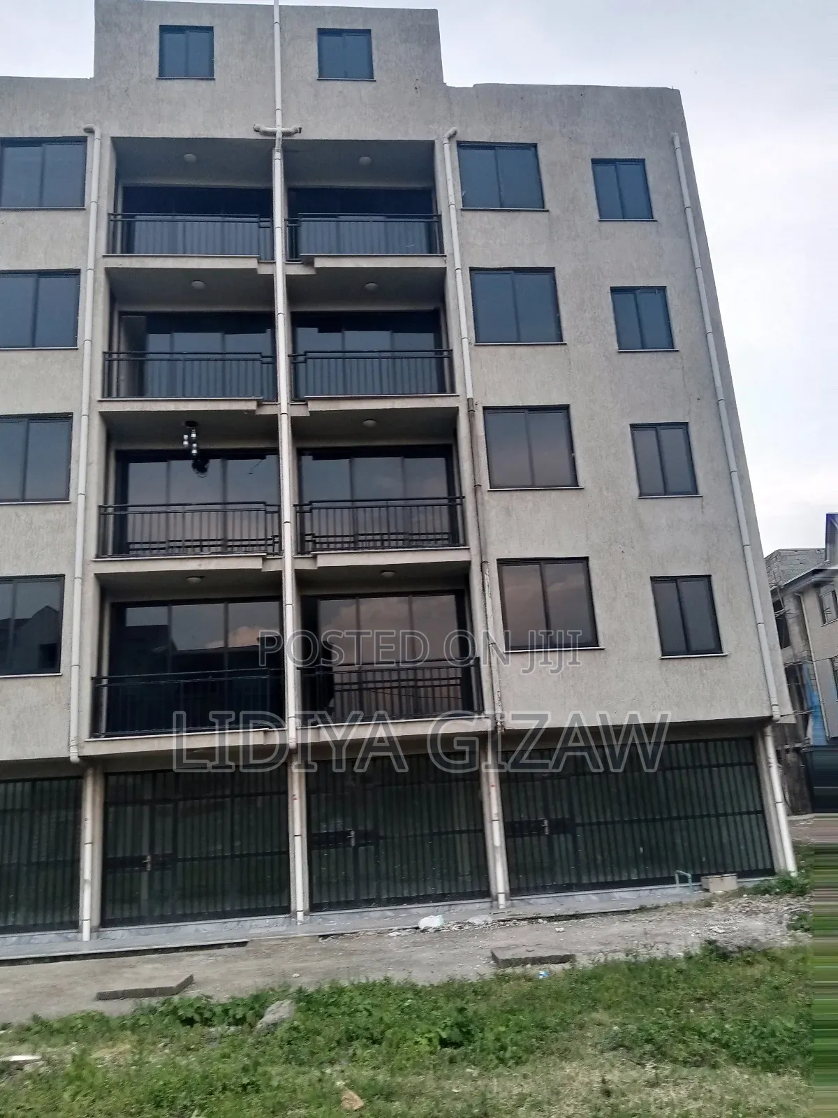 Furnished 3bdrm Apartment in Akaky Kaliti for sale