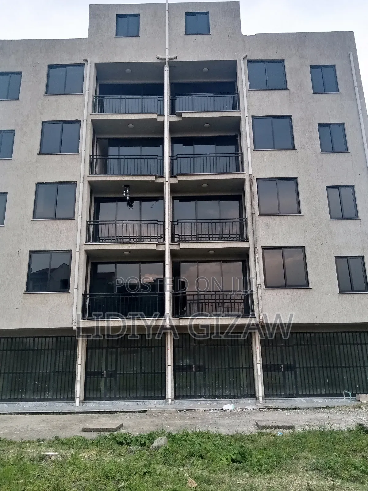 Furnished 3bdrm Apartment in Akaky Kaliti for sale