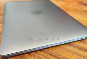 New Laptop Apple MacBook Pro 2017 16GB Intel Core I7 SSD 1T