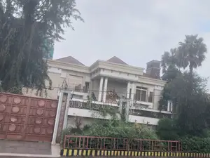 12bdrm Villa in Bole for rent