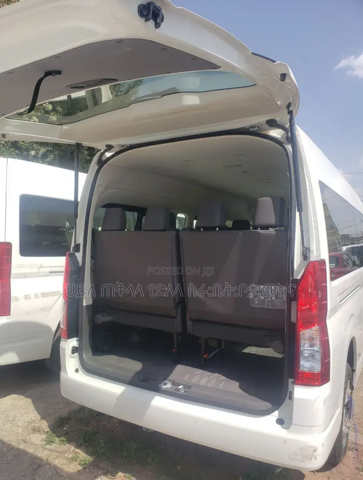 Toyota HiAce 2022 White