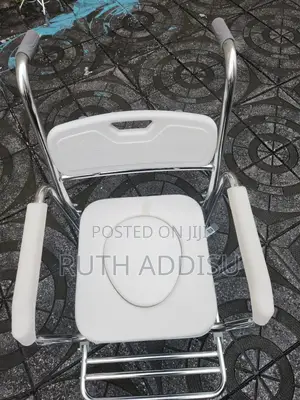 Photo - Commode Wheelchair痛批toilet Wheelchair庭院commode Wheelchair