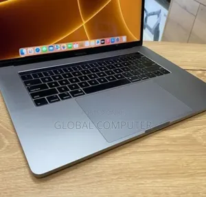 Laptop Apple MacBook Pro 2017 16GB Intel Core I7 SSD 1T