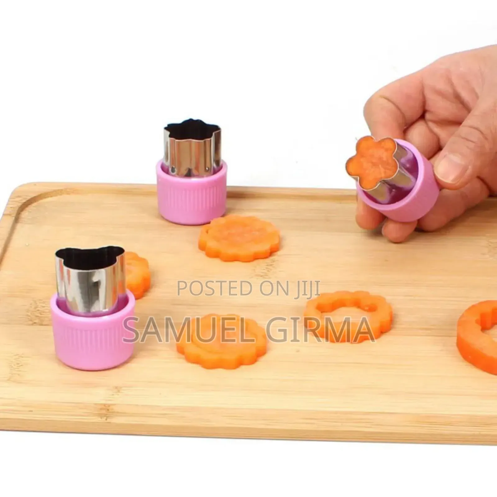 12 PCS የያዘ Vegetable and Fruit Shape Cutter