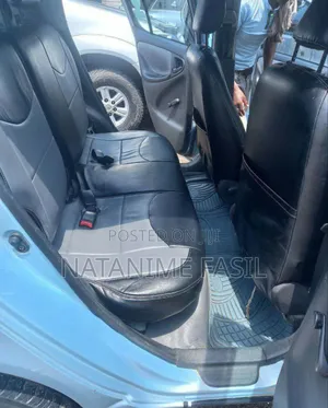 Toyota Vitz 2004 Blue