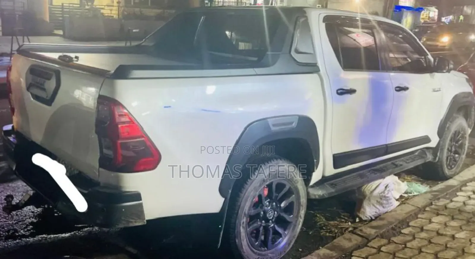 Toyota Hilux 2021 White