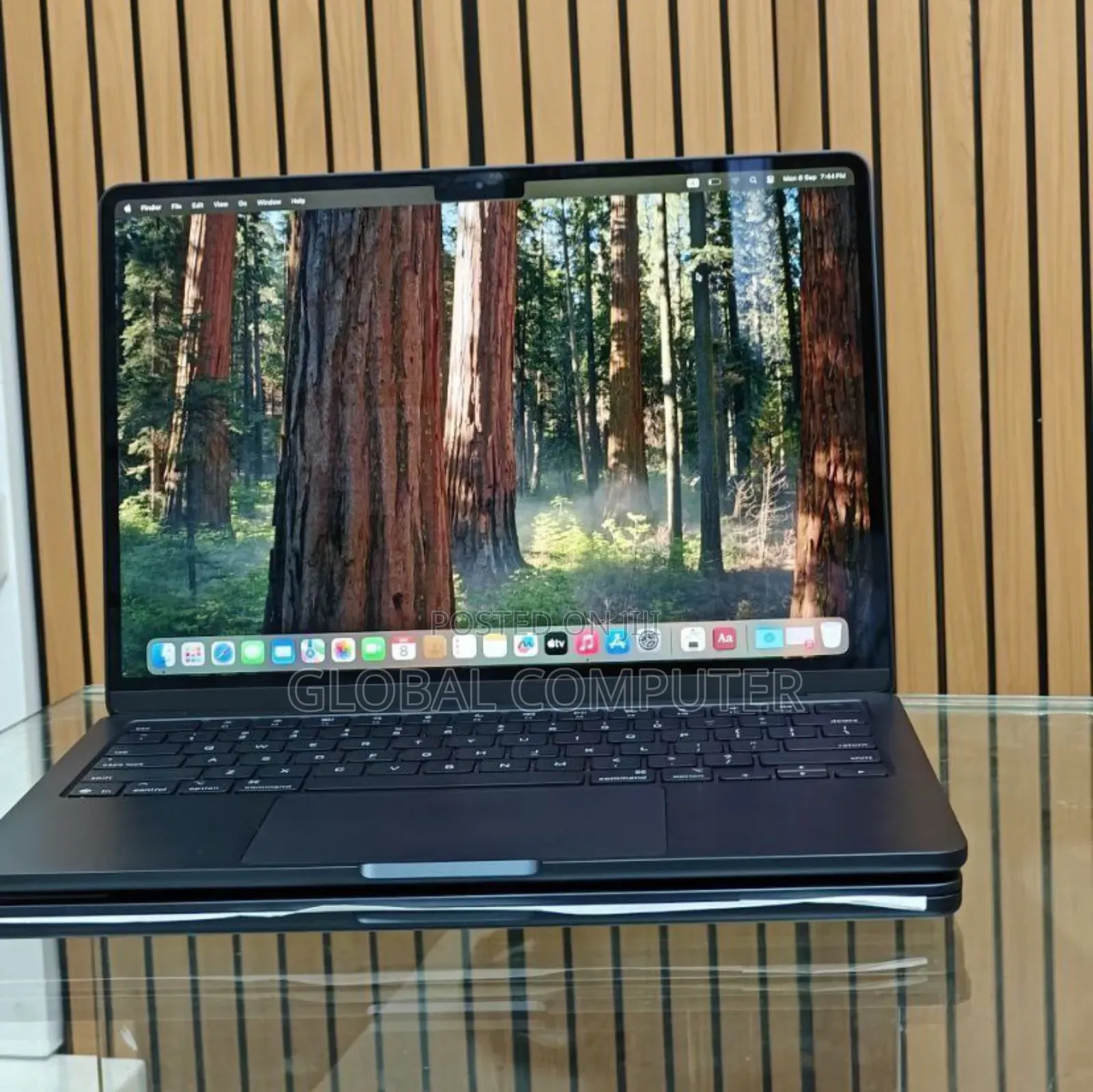 New Laptop Apple MacBook Air 2024 M3 13-Inch 16GB Apple M3 SSD 512GB