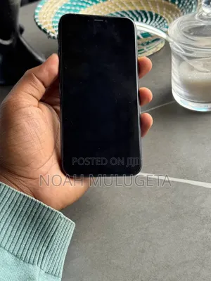 Photo - Apple iPhone 11 Pro 64 GB Bronze