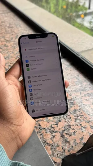 Photo - Apple iPhone 11 128 GB Black