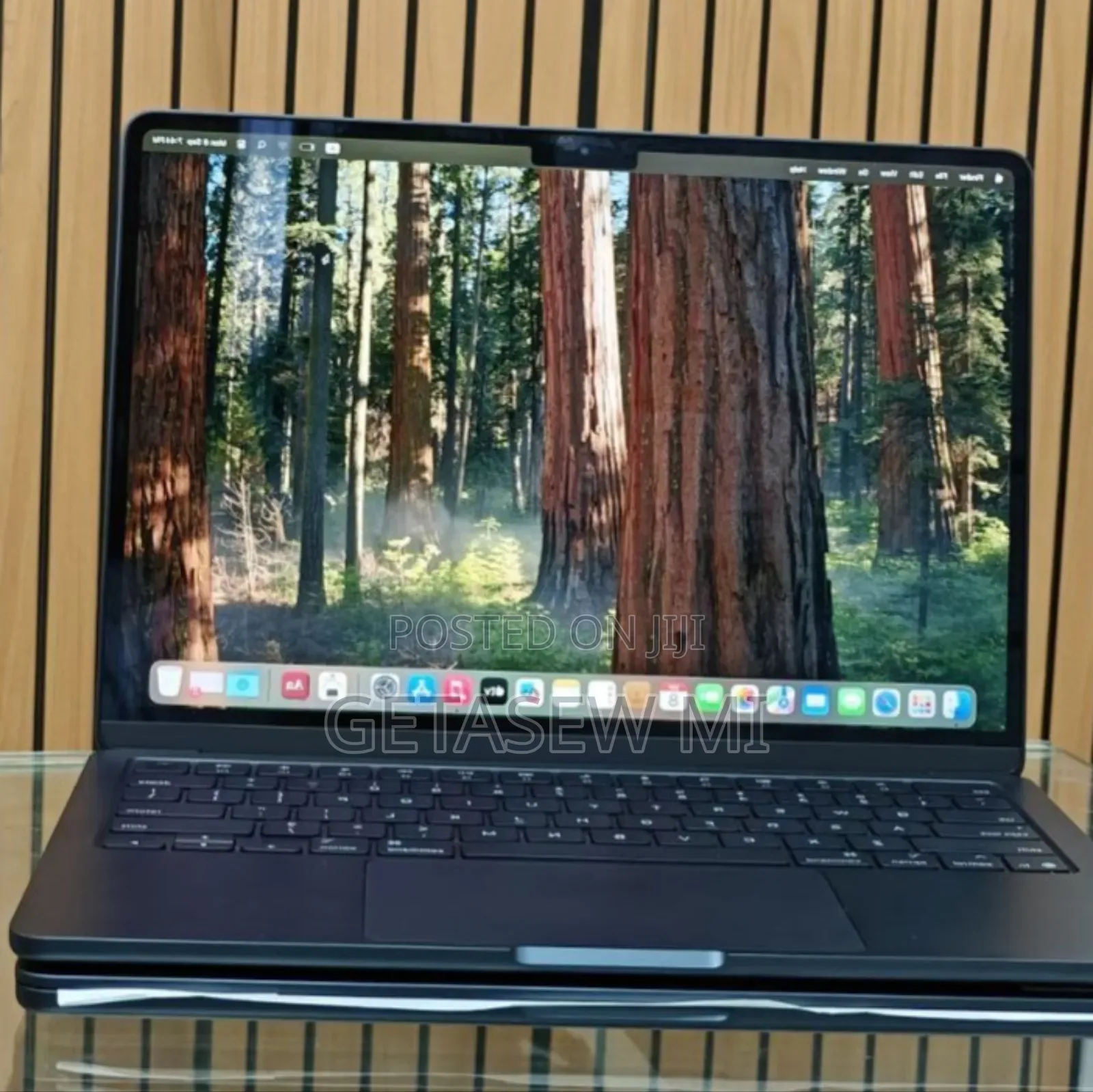 New Laptop Apple MacBook Air 2024 M3 13-Inch 16GB Apple M3 SSD 256GB